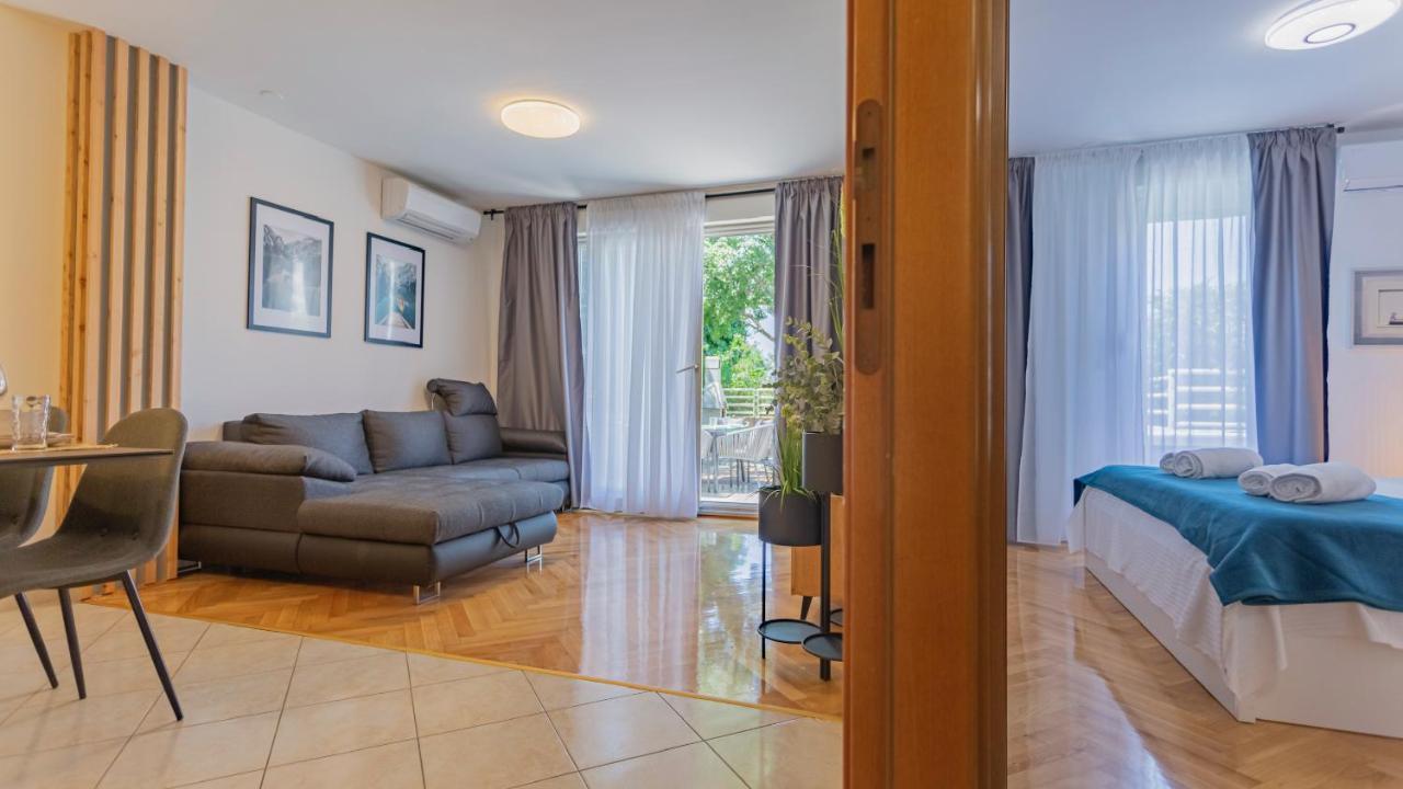 New Delux Green Garden Apartment With Hotube **** Split Exterior foto